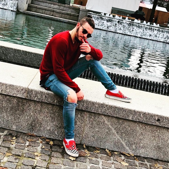 Meet your Posher, Chris - Picture 1 of 1